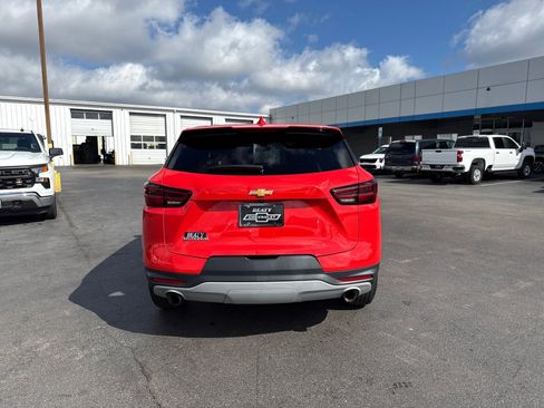 Used 2025 Chevrolet Blazer LT image 4