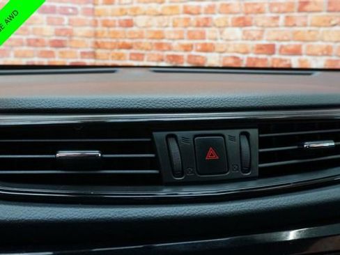 Used 2017 Nissan Rogue SV w/ SV Premium Package image 15