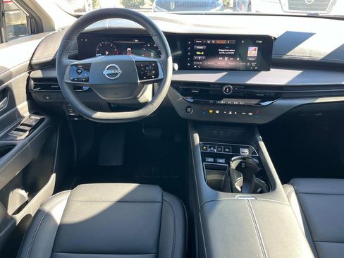 Certified 2025 Nissan Murano SV image 19