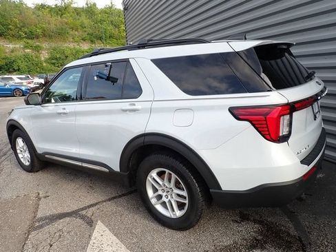 Certified 2025 Ford Explorer Active AWD/4WD image 4