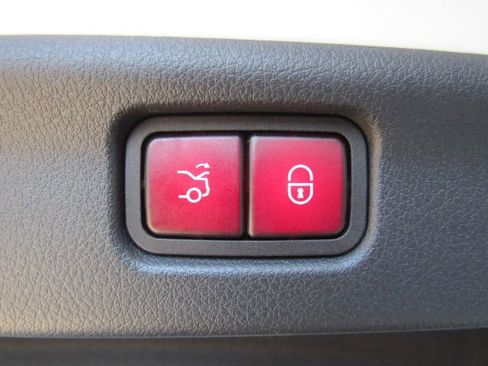 Used 2022 Mercedes-Benz C 300 Sedan image 29