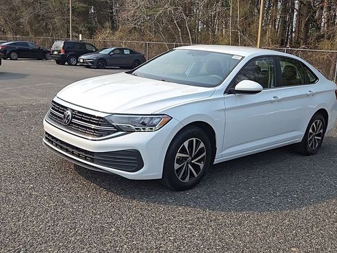 Used 2023 Volkswagen Jetta S image 4