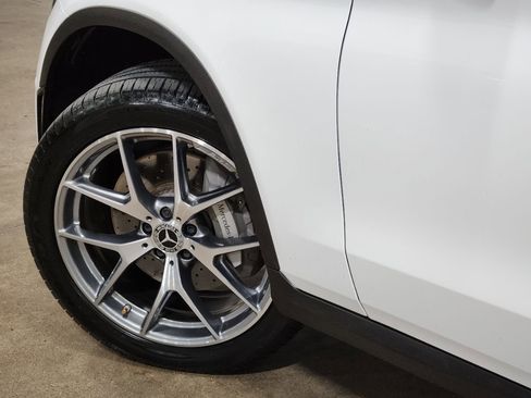 Used 2022 Mercedes-Benz GLC 300 image 23