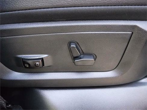 Used 2018 RAM 1500 Laramie w/ Convenience Group image 5