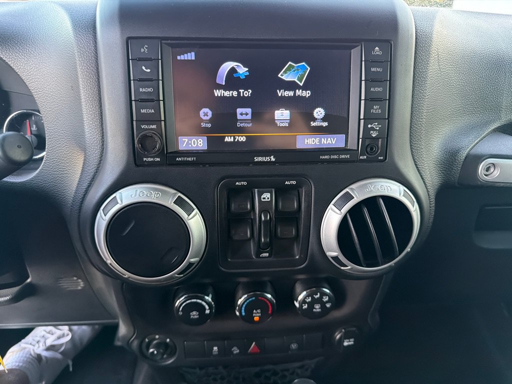 Used 2018 Jeep Wrangler Unlimited Sahara AWD/4WD image 21