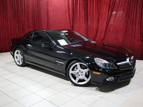 Used 2011 Mercedes-Benz SL 550 w/ Premium I Pkg image 2