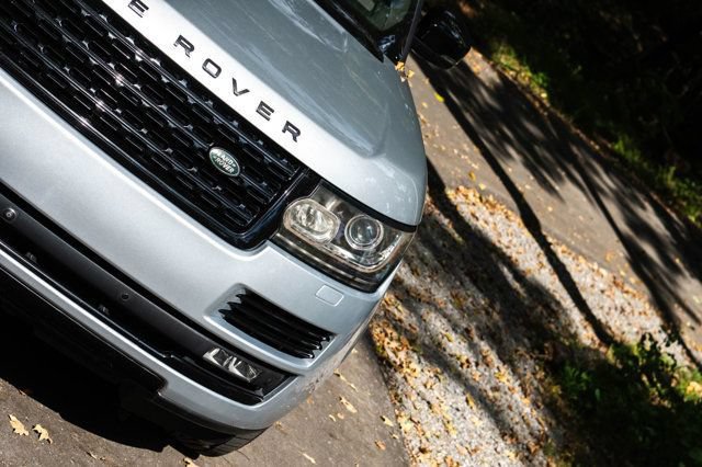 Used 2017 Land Rover Range Rover Supercharged AWD/4WD image 4