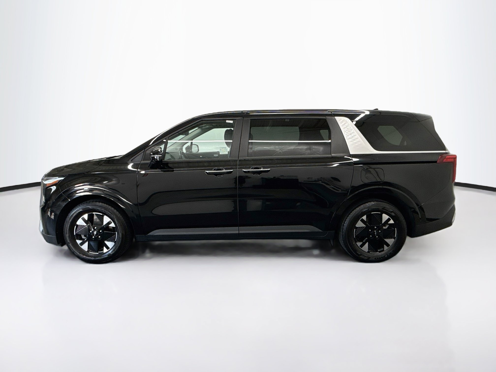 Used 2026 Kia Carnival LXS FWD image 4