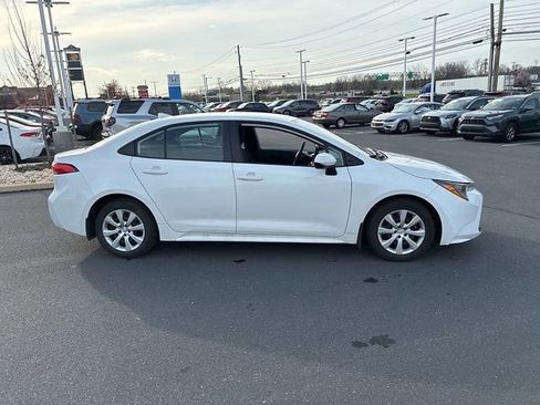 Used 2025 Toyota Corolla LE image 5