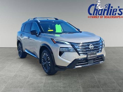 Certified 2025 Nissan Rogue Platinum AWD/4WD image 3