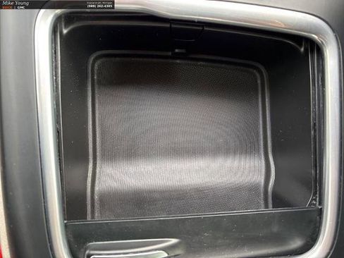 Used 2023 Chrysler Pacifica Touring-L FWD image 38