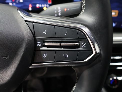 Used 2024 Chevrolet Traverse LT image 38