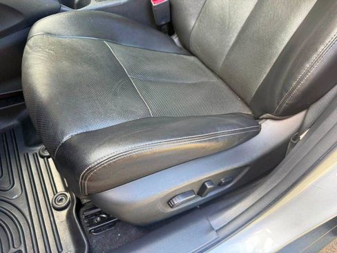 Used 2016 Nissan Rogue SL FWD image 15