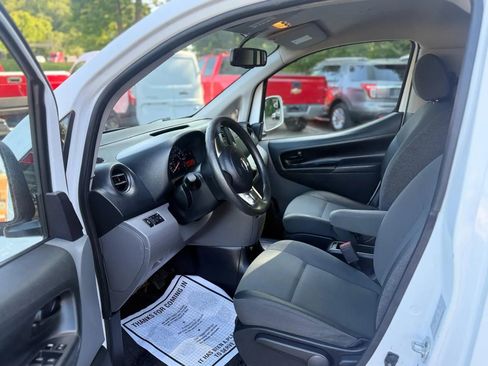 Used 2017 Nissan NV200 SV FWD image 12