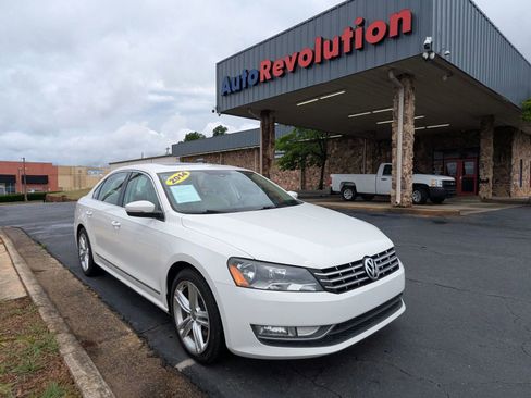 Used 2014 Volkswagen Passat TDI SEL Premium FWD image 1