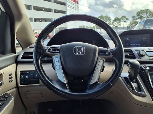 Used 2016 Honda Odyssey Touring Elite image 13