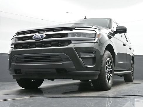 Used 2022 Ford Expedition XLT AWD/4WD image 9