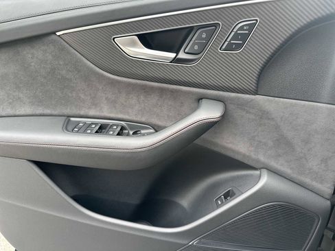 Used 2024 Audi RS Q8 image 22