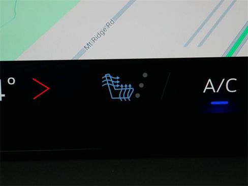 Certified 2025 Chevrolet Traverse LT image 18