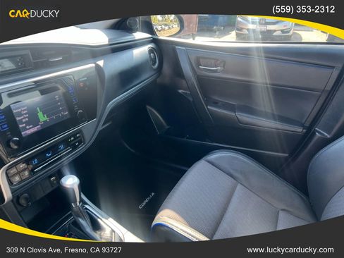 Used 2017 Toyota Corolla SE image 15