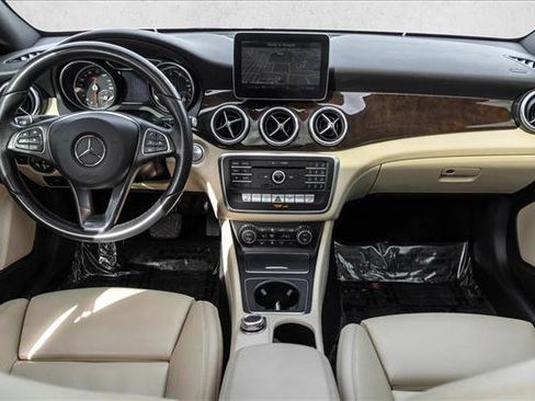 Used 2018 Mercedes-Benz CLA 250 4MATIC image 21