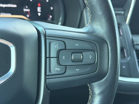 Used 2022 GMC Yukon AT4 w/ AT4 Premium Plus Package AWD/4WD image 17