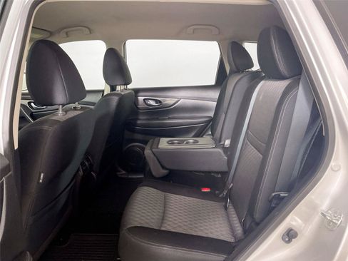 Used 2017 Nissan Rogue SV AWD/4WD image 11