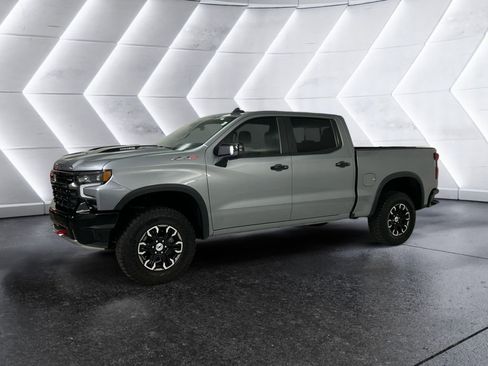 Used 2024 Chevrolet Silverado 1500 ZR2 w/ Technology Package image 3