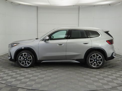 Used 2025 BMW X1 xDrive28i w/ Premium Package image 9