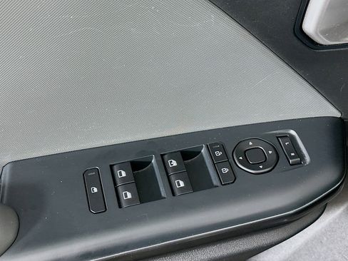 Used 2025 Kia K4 LXS image 15