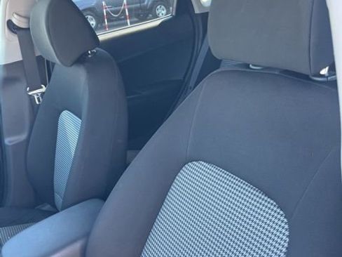 Used 2018 Hyundai Kona SEL w/ SEL Tech Package 02 image 11