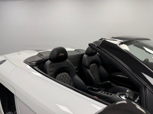 Used 2011 Audi R8 V10 AWD/4WD image 46