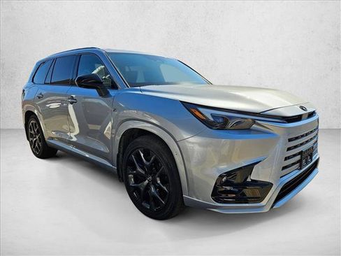 Used 2025 Lexus TX 500h AWD image 3