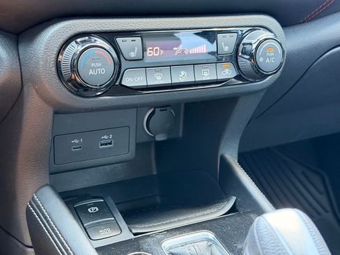 Used 2023 Nissan Kicks SR w/ SR Premium Package FWD image 33
