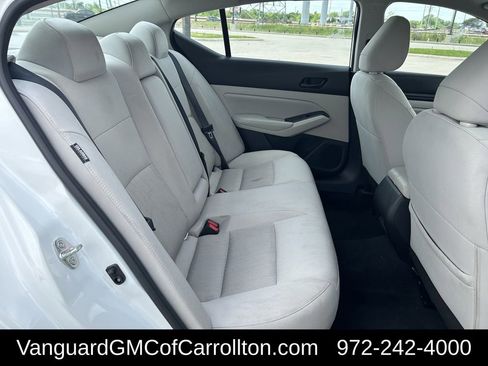 Used 2024 Nissan Altima 2.5 SV FWD image 31