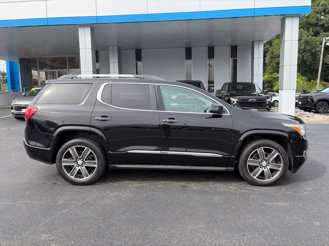 Used 2017 GMC Acadia Denali w/ Technology Package FWD image 11