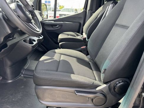 Used 2024 Mercedes-Benz Sprinter 2500 image 12