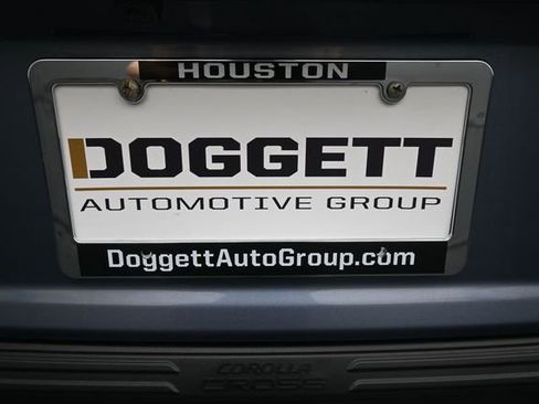 Used 2024 Toyota Corolla Cross LE FWD image 2