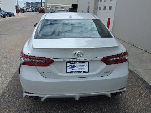 Used 2024 Toyota Camry XSE FWD image 4