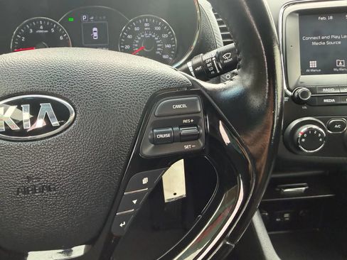 Used 2018 Kia Forte S image 16