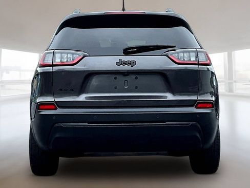 Used 2019 Jeep Cherokee Latitude Plus AWD/4WD image 5