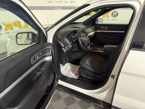 Used 2016 Ford Explorer XLT image 20