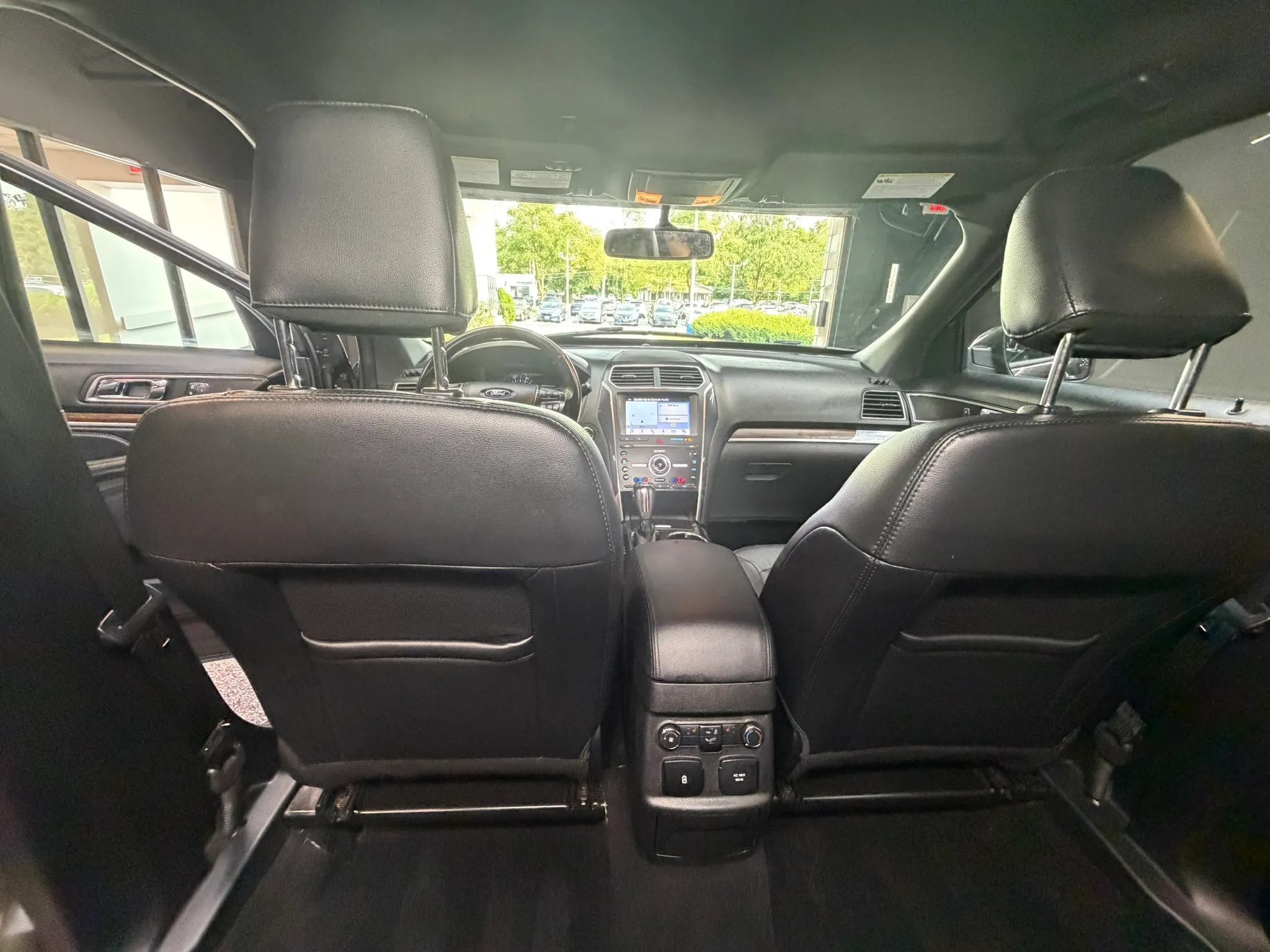 Used 2019 Ford Explorer Limited w/ Class III Trailer Tow Package FWD image 32