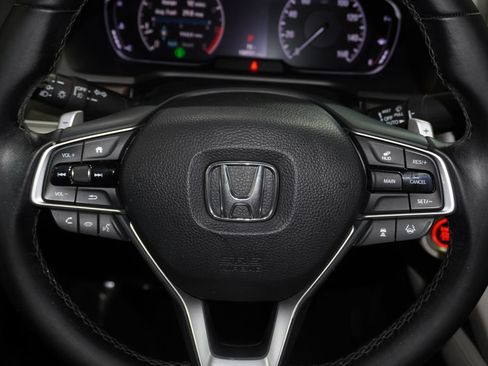 Used 2019 Honda Accord Touring image 16
