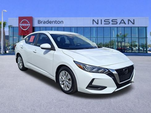 Certified 2022 Nissan Sentra S image 3