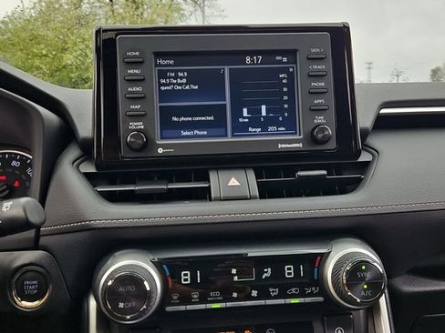 Used 2021 Toyota RAV4 XLE w/ Convenience Package image 18