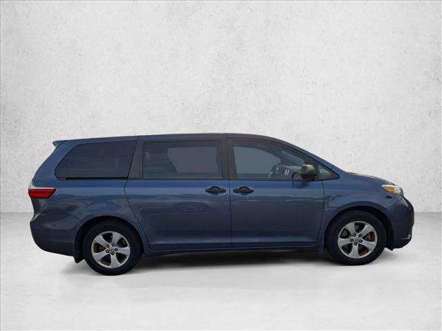 Used 2017 Toyota Sienna L FWD image 4