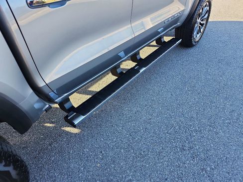 Certified 2024 GMC Canyon Denali image 7