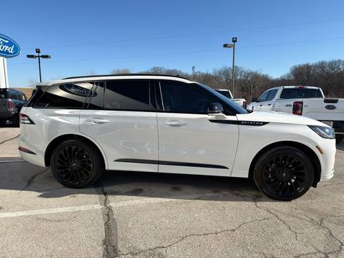 Used 2025 Lincoln Aviator Reserve w/ Equipment Group 201A image 8