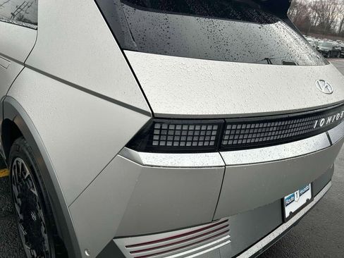 Used 2024 Hyundai Ioniq 5 Limited image 8